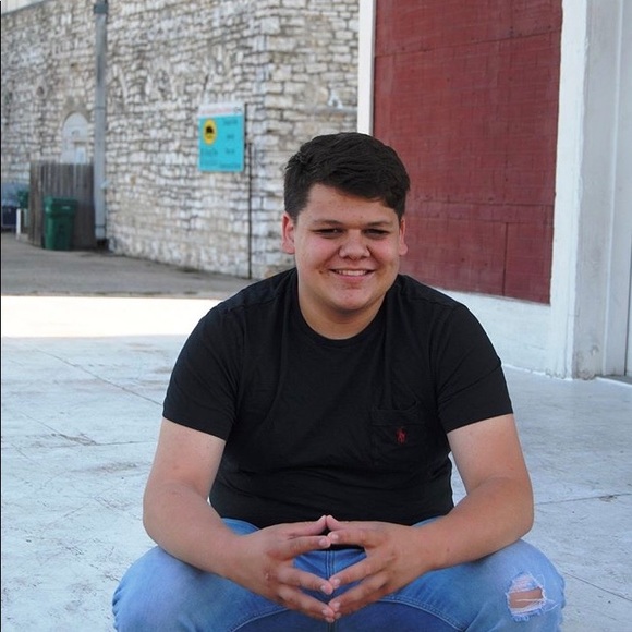 Meet your Posher, Hunter - Picture 1 of 1